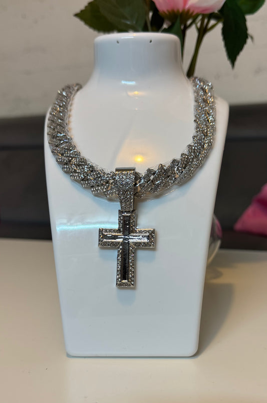Kreuz Halskette